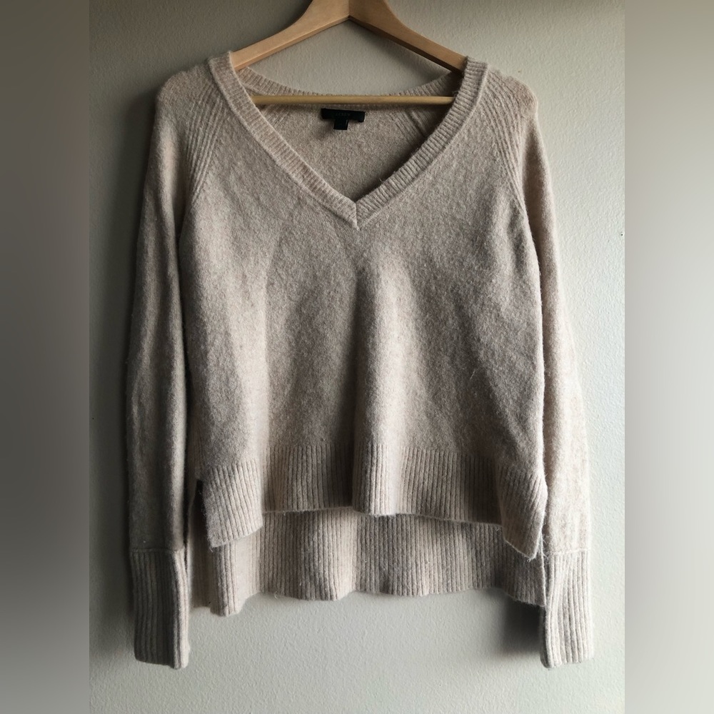 J.Crew Merino Wool Women’s V Neck Sweater Long Sleeve Beige Size XS - Picture 1 of 8